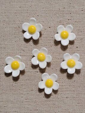 6 Pc Large Daisy Flowers Photo Display Memo Bulletin Board Tack Push Pins